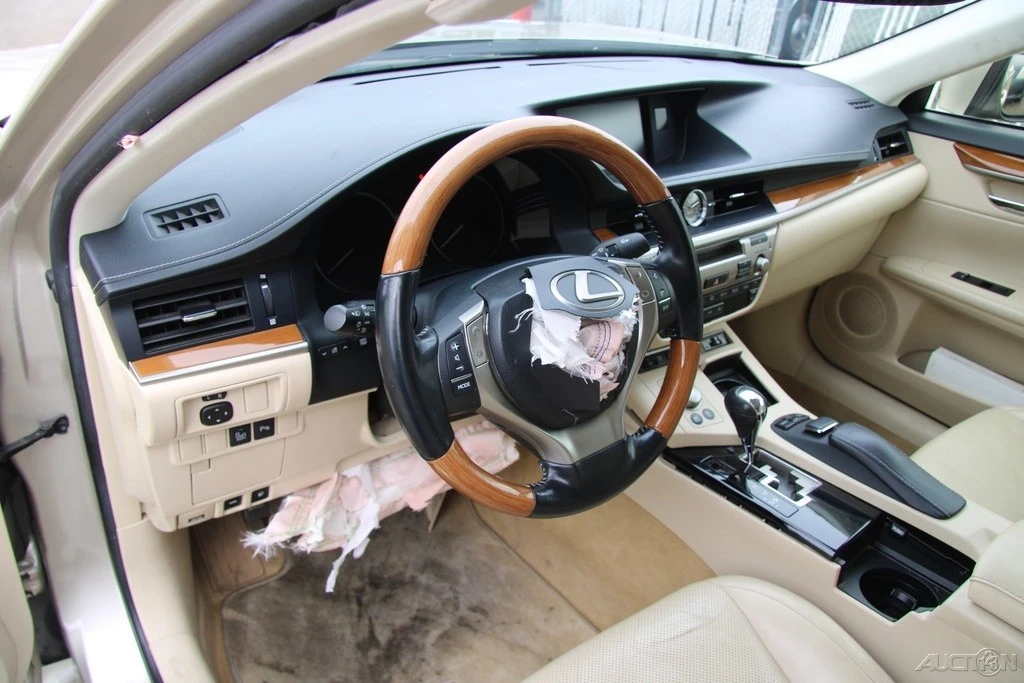 2013 Lexus ES 6th Gen - Image 14 of 21