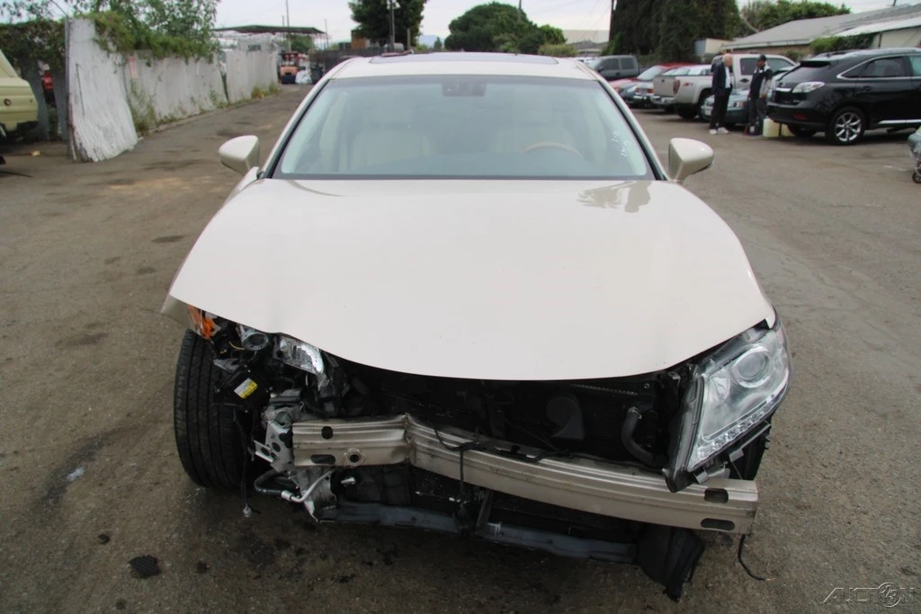 2013 Lexus ES 6th Gen - Image 9 of 21