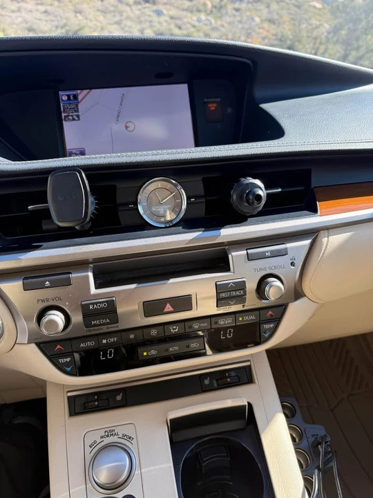 2013 Lexus ES 6th Gen - Image 3 of 5