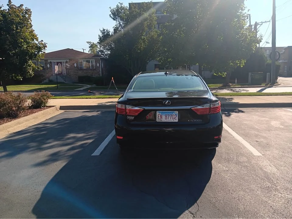2013 Lexus ES 6th Gen - Image 4 of 6