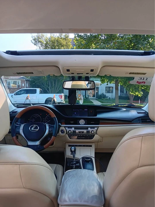 2013 Lexus ES 6th Gen - Image 6 of 6