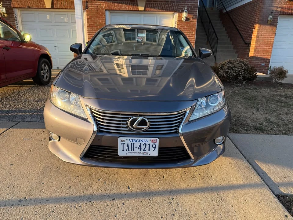 2013 Lexus ES 6th Gen - Image 2 of 9