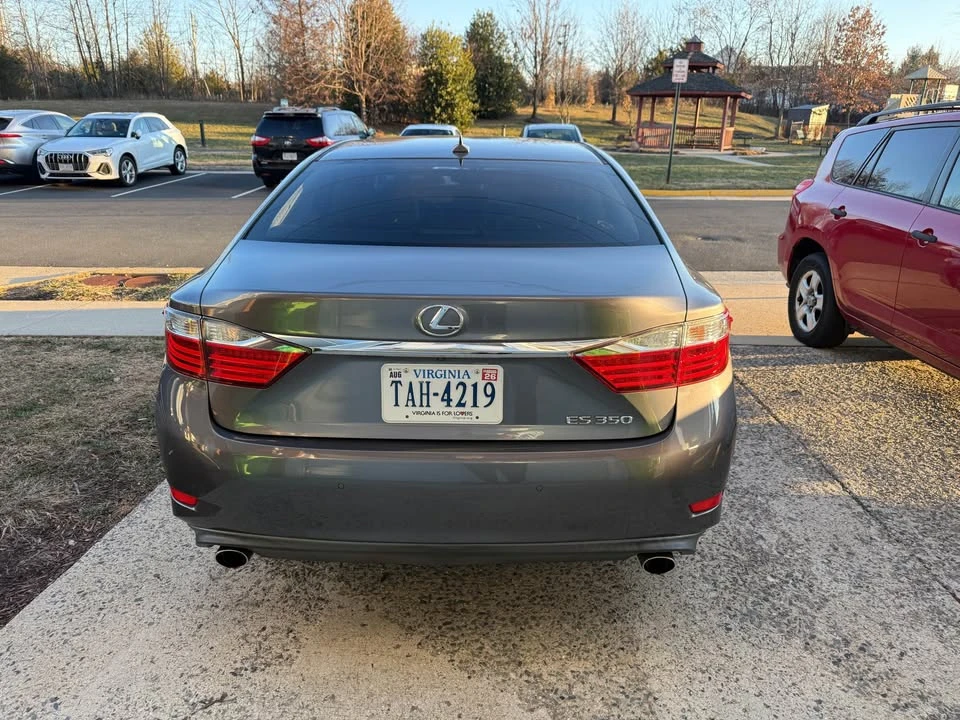 2013 Lexus ES 6th Gen - Image 4 of 9