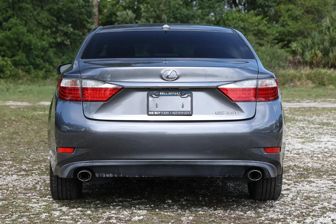 2013 Lexus ES 6th Gen - Image 7 of 21