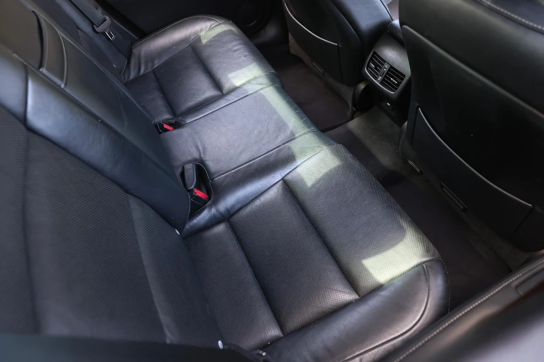 2013 Lexus ES 6th Gen - Image 12 of 21