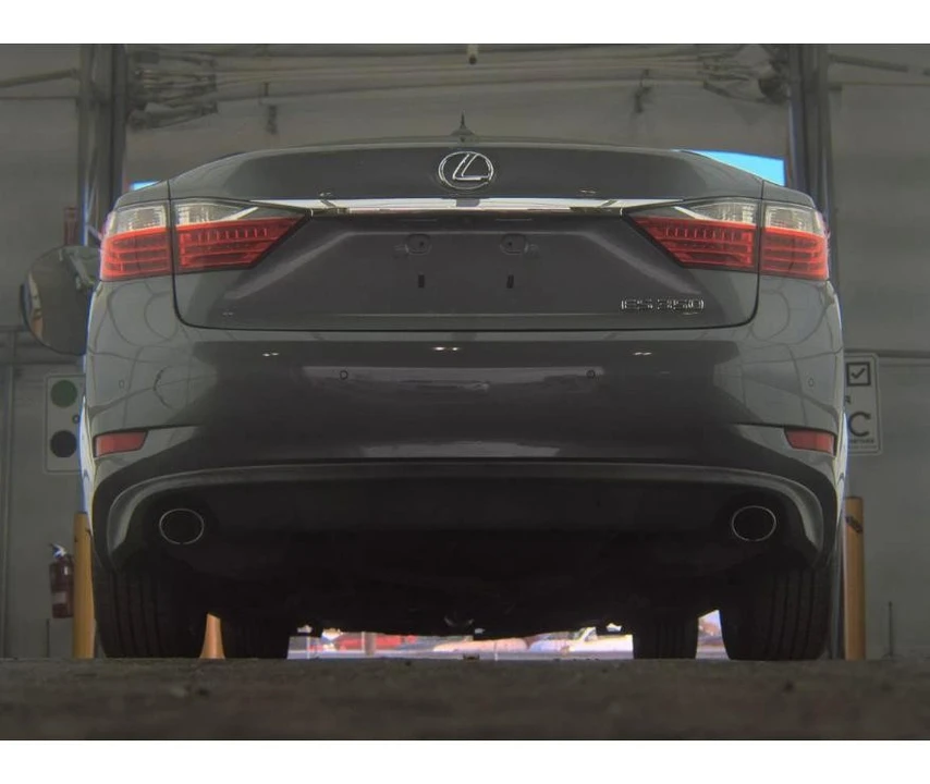 2013 Lexus ES 6th Gen - Image 7 of 17