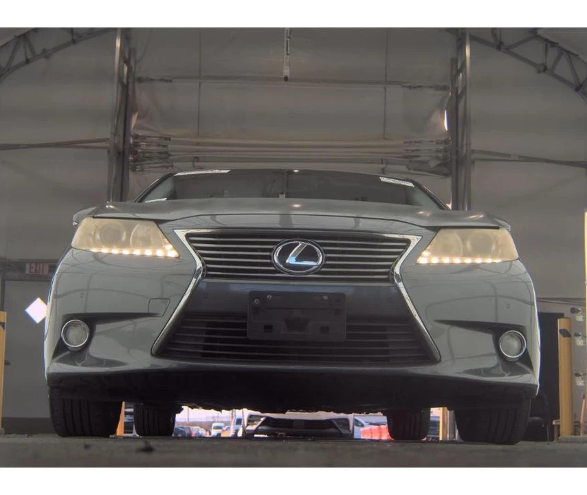 2013 Lexus ES 6th Gen - Image 3 of 17