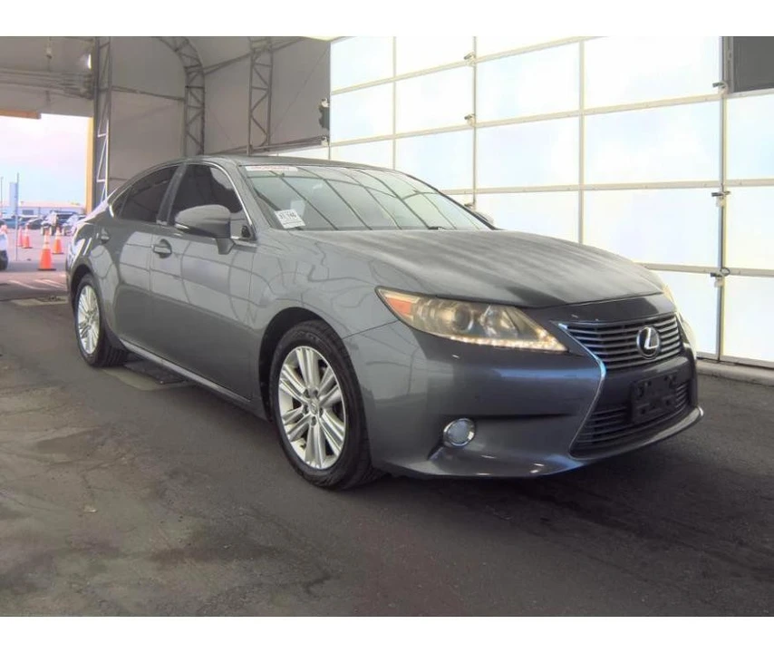 2013 Lexus ES 6th Gen - Image 4 of 17