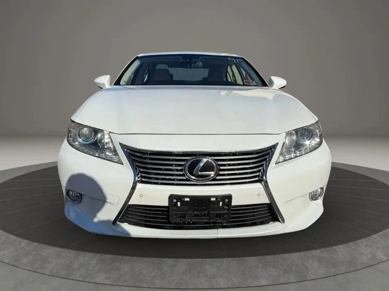 2013 Lexus ES 6th Gen - Image 2 of 12