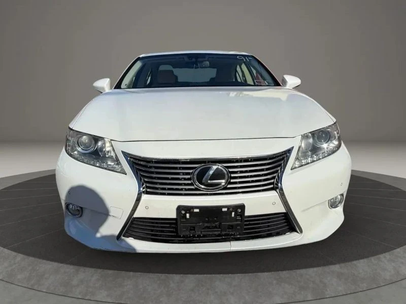 2013 Lexus ES 6th Gen - Image 2 of 12