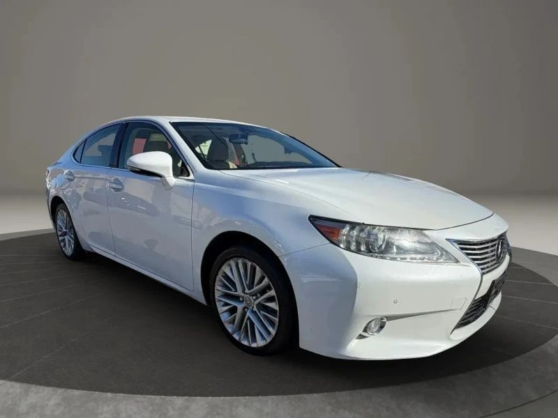 2013 Lexus ES 6th Gen - Image 3 of 12