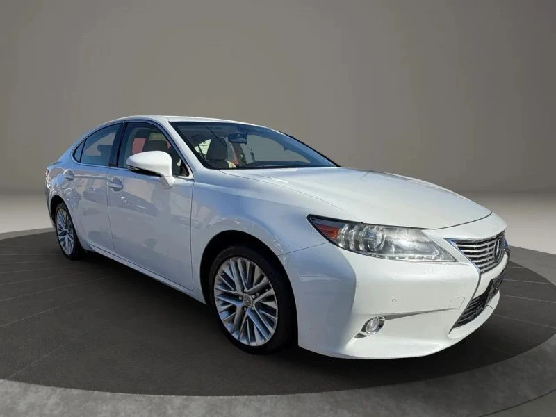 2013 Lexus ES 6th Gen - Image 3 of 12