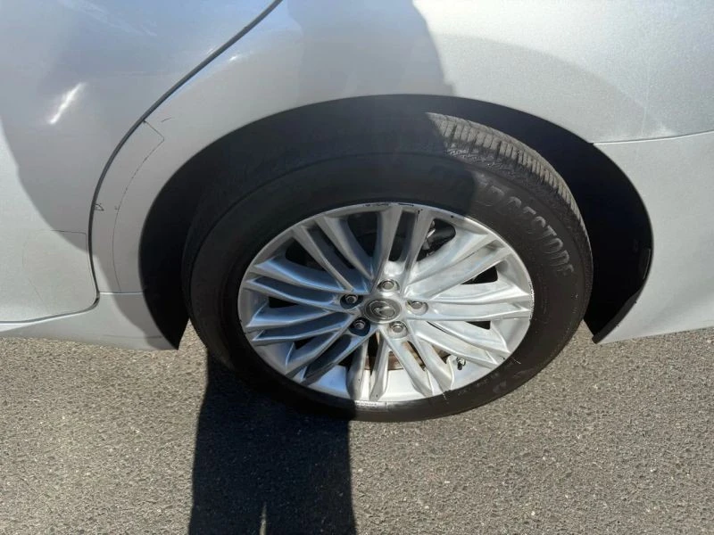 2013 Lexus ES 6th Gen - Image 11 of 12