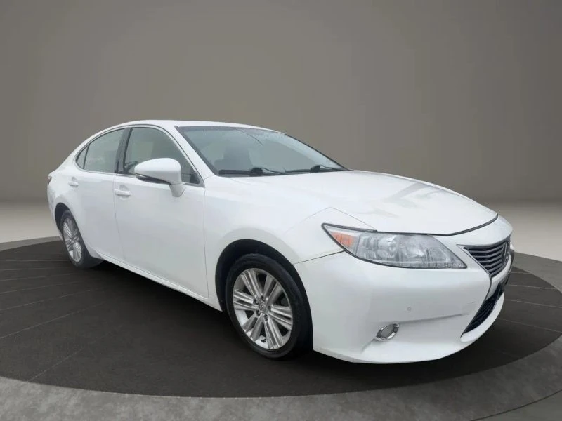 2013 Lexus ES 6th Gen - Image 3 of 12