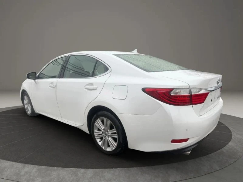2013 Lexus ES 6th Gen - Image 7 of 12