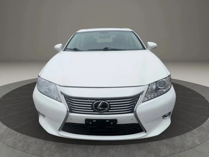 2013 Lexus ES 6th Gen - Image 2 of 12