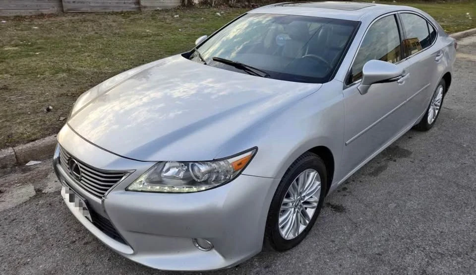 2013 Lexus ES 6th Gen - Image 2 of 9