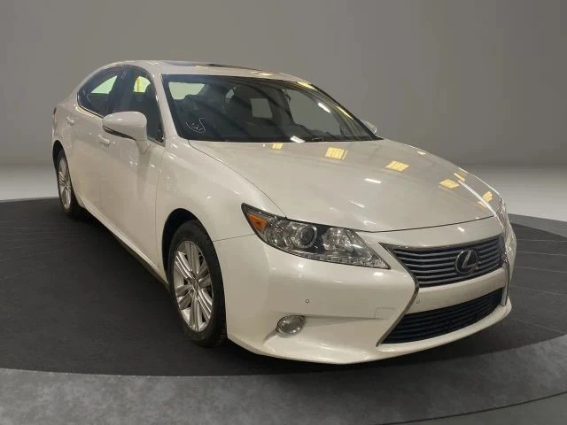 2013 Lexus ES 6th Gen - Image 2 of 6