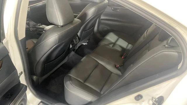 2013 Lexus ES 6th Gen - Image 6 of 6