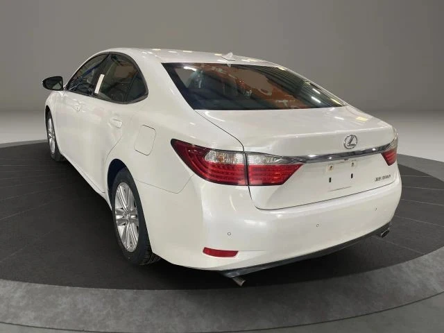 2013 Lexus ES 6th Gen - Image 4 of 6