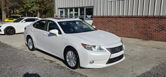 2013 Lexus ES 6th Gen - Image 2 of 21