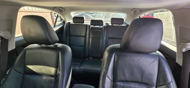 2013 Lexus ES 6th Gen - Image 19 of 21