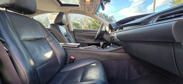 2013 Lexus ES 6th Gen - Image 15 of 21