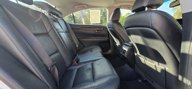 2013 Lexus ES 6th Gen - Image 18 of 21