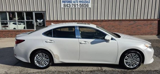 2013 Lexus ES 6th Gen - Image 4 of 21