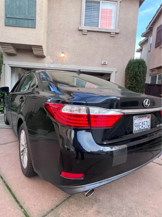 2013 Lexus ES 6th Gen - Image 4 of 10