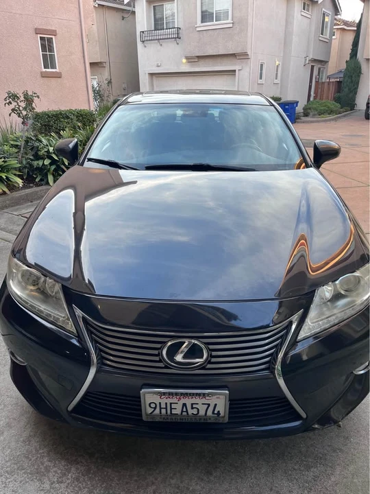 2013 Lexus ES 6th Gen - Image 2 of 10