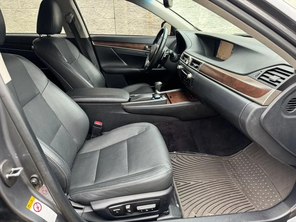2013 Lexus GS 4th Gen - Image 19 of 20