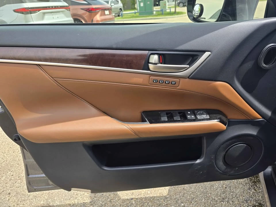 2013 Lexus GS 4th Gen - Image 8 of 21