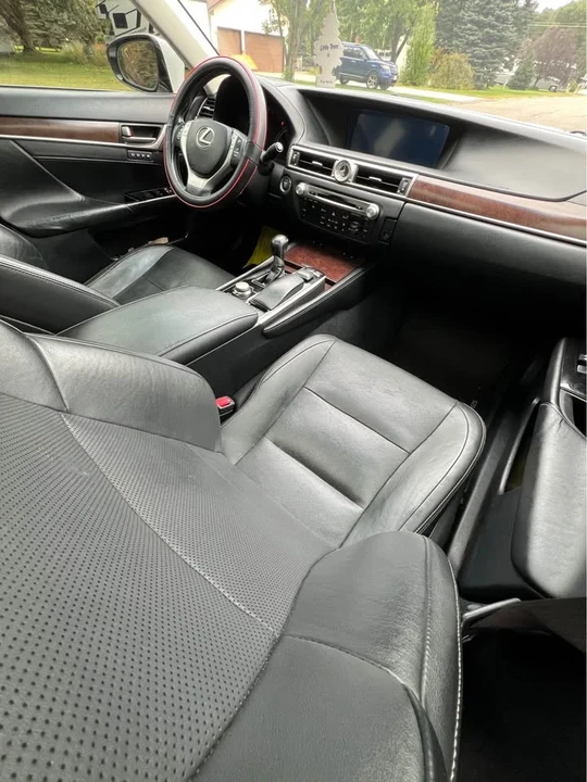 2013 Lexus GS 4th Gen - Image 11 of 19