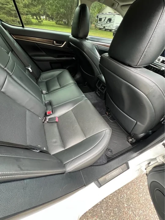 2013 Lexus GS 4th Gen - Image 14 of 19