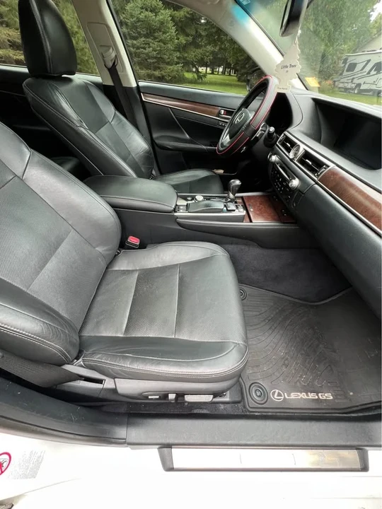 2013 Lexus GS 4th Gen - Image 9 of 19
