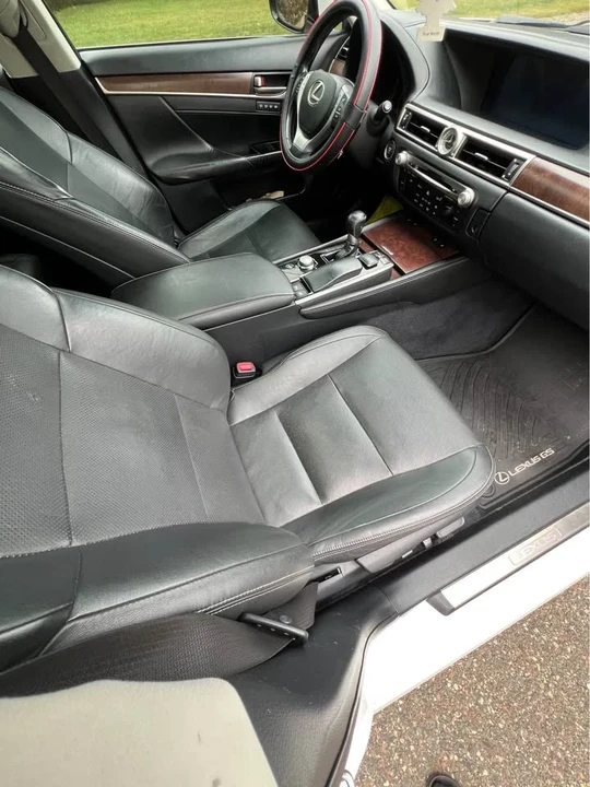 2013 Lexus GS 4th Gen - Image 16 of 19