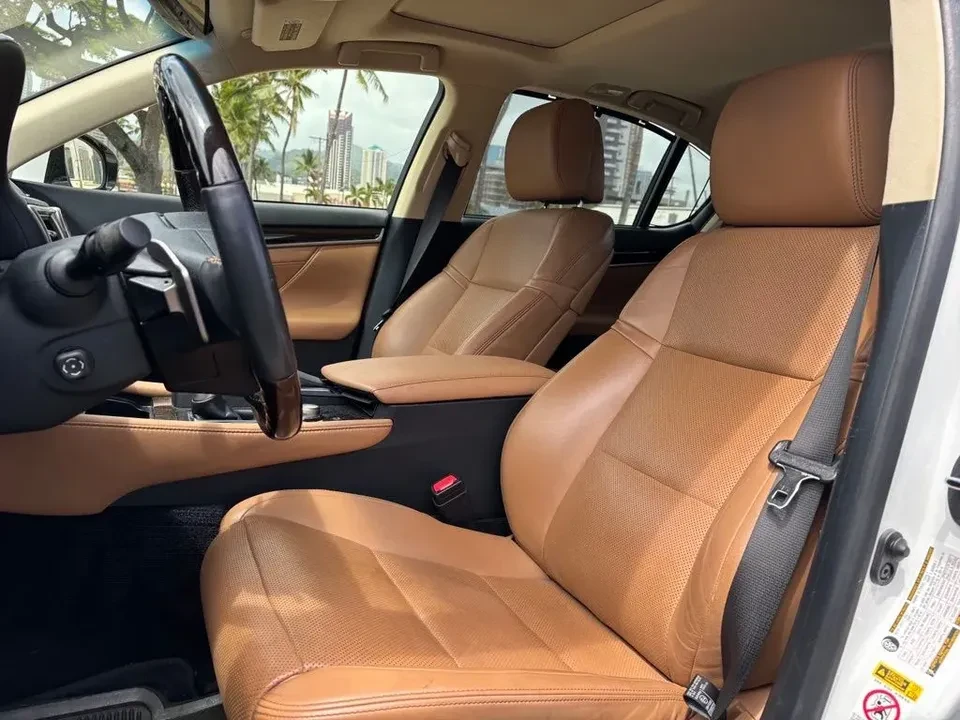 2013 Lexus GS 4th Gen - Image 9 of 13