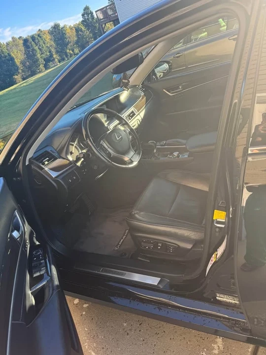 2013 Lexus GS 4th Gen - Image 17 of 19