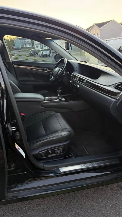 2013 Lexus GS 4th Gen - Image 2 of 13