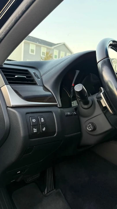 2013 Lexus GS 4th Gen - Image 3 of 13
