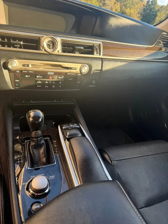 2013 Lexus GS 4th Gen - Image 11 of 19