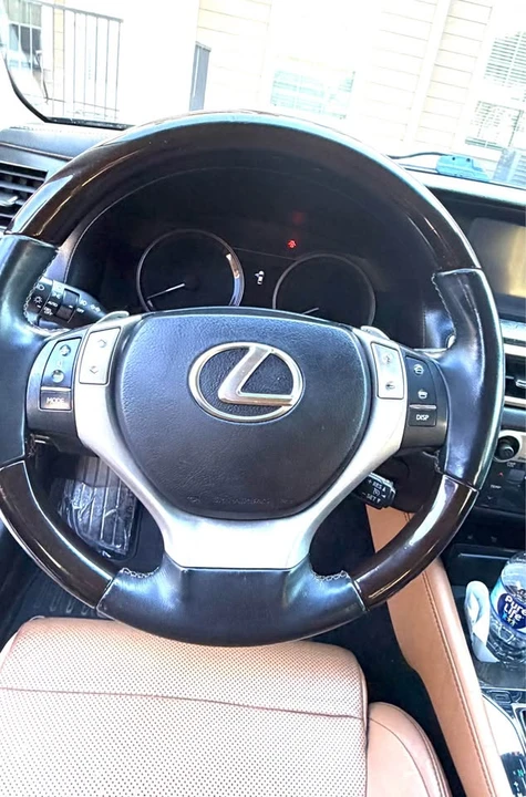 2013 Lexus GS 4th Gen - Image 5 of 7