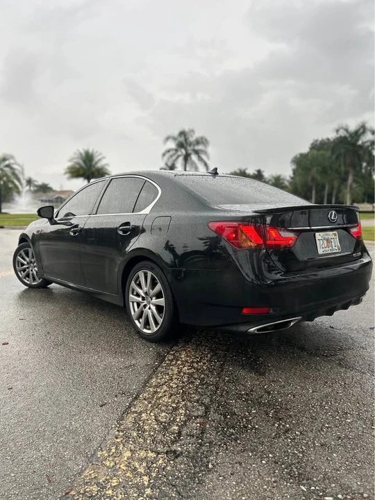 2013 Lexus GS 4th Gen - Image 11 of 19