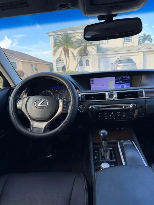 2013 Lexus GS 4th Gen - Image 17 of 18