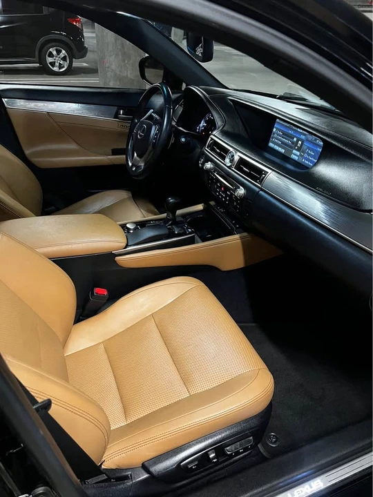 2013 Lexus GS 4th Gen - Image 15 of 17
