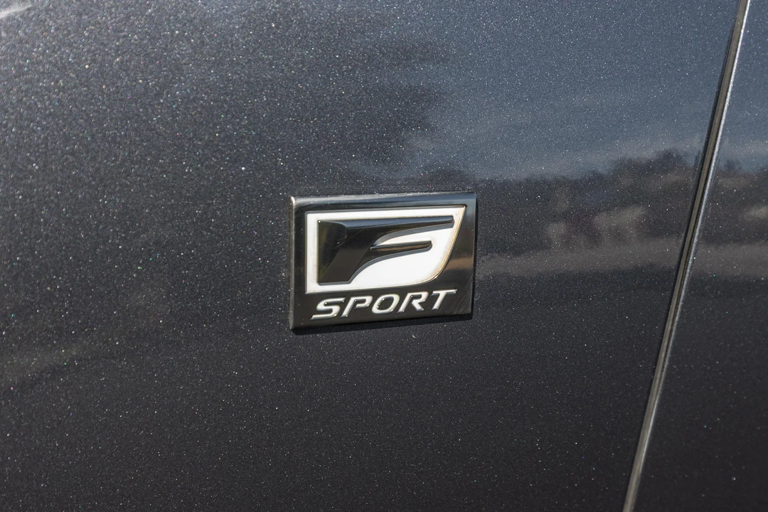 2013 Lexus GS 4th Gen - Image 15 of 31