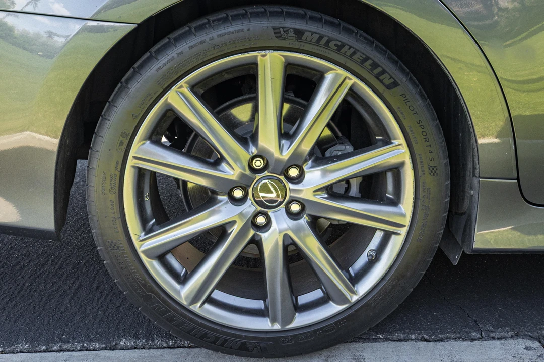 2013 Lexus GS 4th Gen - Image 18 of 31
