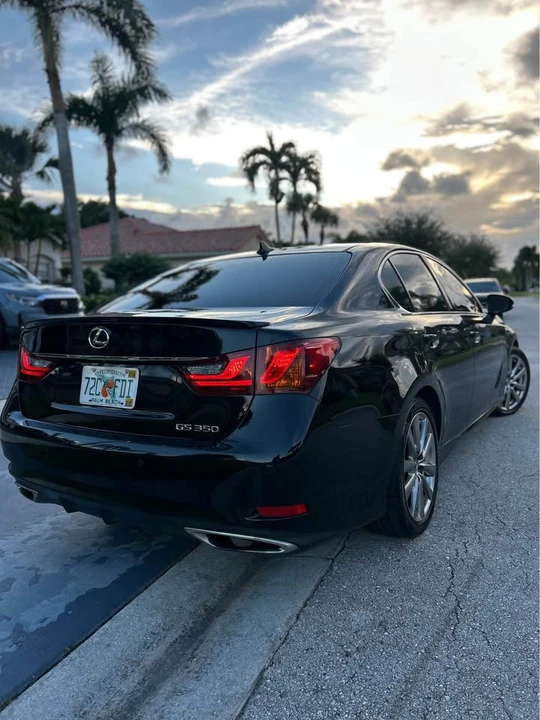 2013 Lexus GS 4th Gen - Image 11 of 20