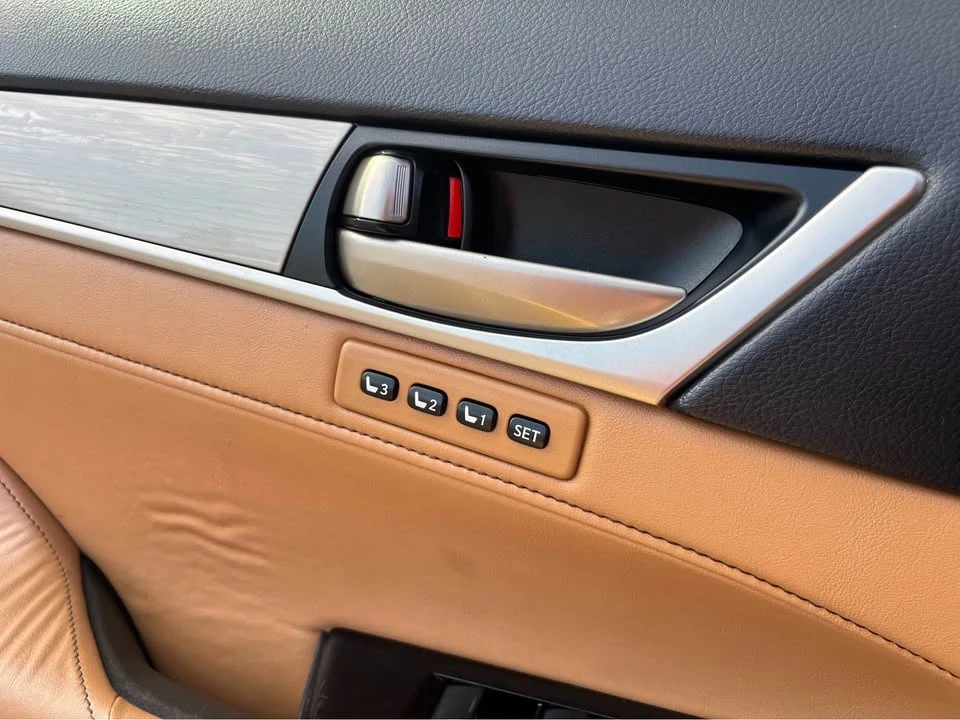 2013 Lexus GS 4th Gen - Image 9 of 13